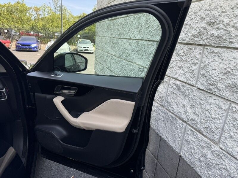 2018 Jaguar F-PACE 25t Premium Willow Grove PA