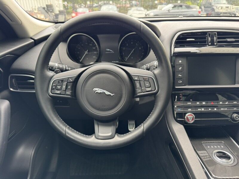 2018 Jaguar F-PACE 25t Premium Willow Grove PA