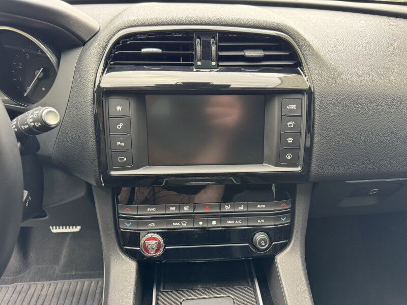 2018 Jaguar F-PACE 25t Premium Willow Grove PA