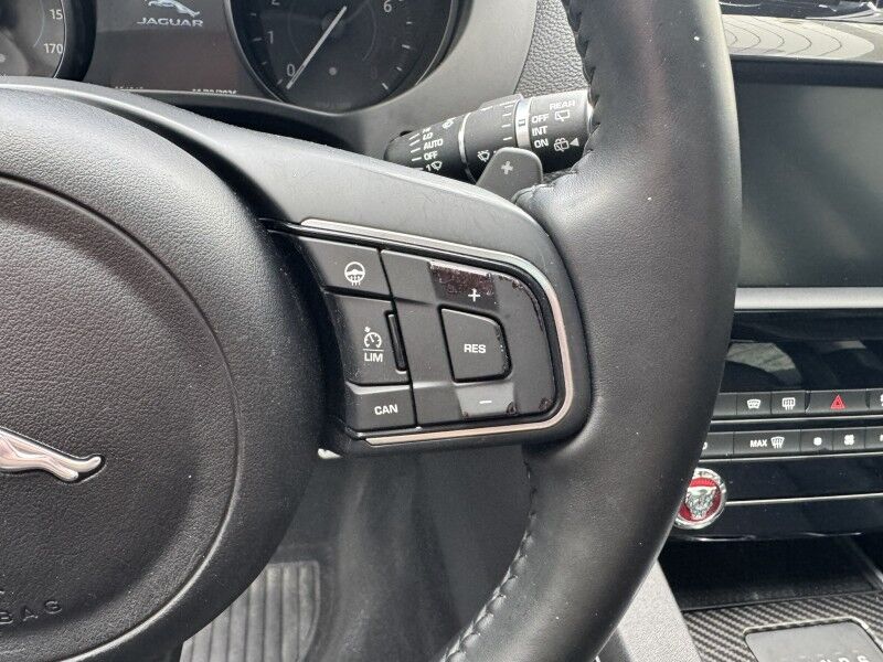2018 Jaguar F-PACE 25t Premium Willow Grove PA