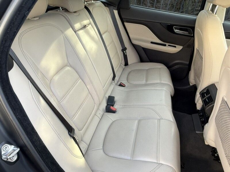 2018 Jaguar F-PACE 25t Prestige Willow Grove PA