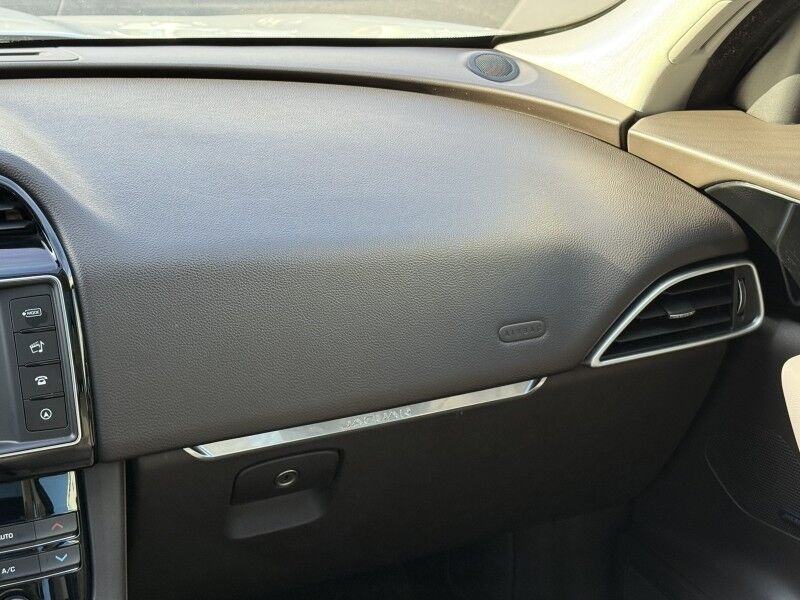 2018 Jaguar F-PACE 25t Prestige Willow Grove PA