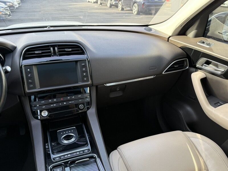 2018 Jaguar F-PACE 25t Prestige Willow Grove PA