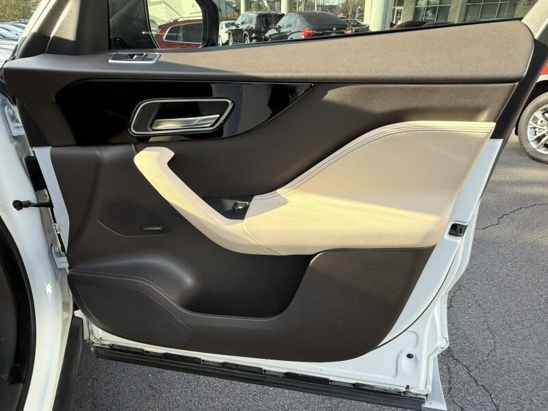 2018 Jaguar F-PACE 25t Prestige Willow Grove PA