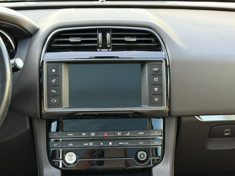 2018 Jaguar F-PACE 25t Prestige Willow Grove PA