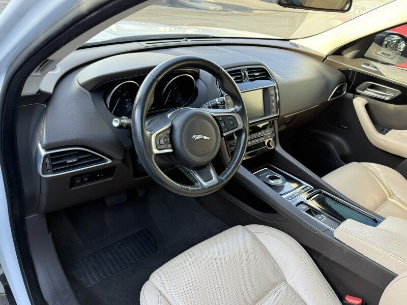 2018 Jaguar F-PACE 25t Prestige Willow Grove PA