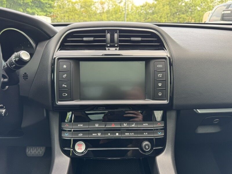 2018 Jaguar F-PACE 30t Prestige Willow Grove PA