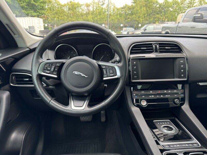 2018 Jaguar F-PACE 30t Prestige Willow Grove PA
