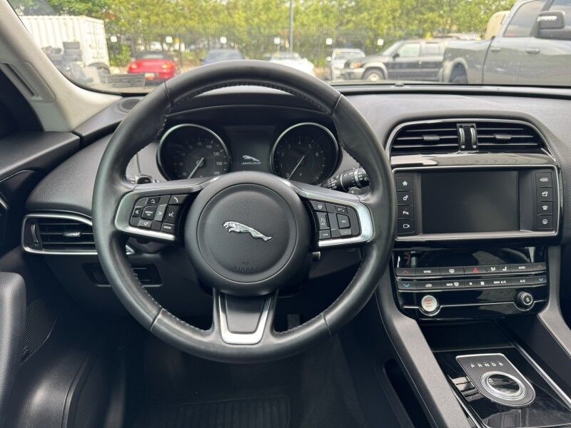 2018 Jaguar F-PACE 30t Prestige Willow Grove PA