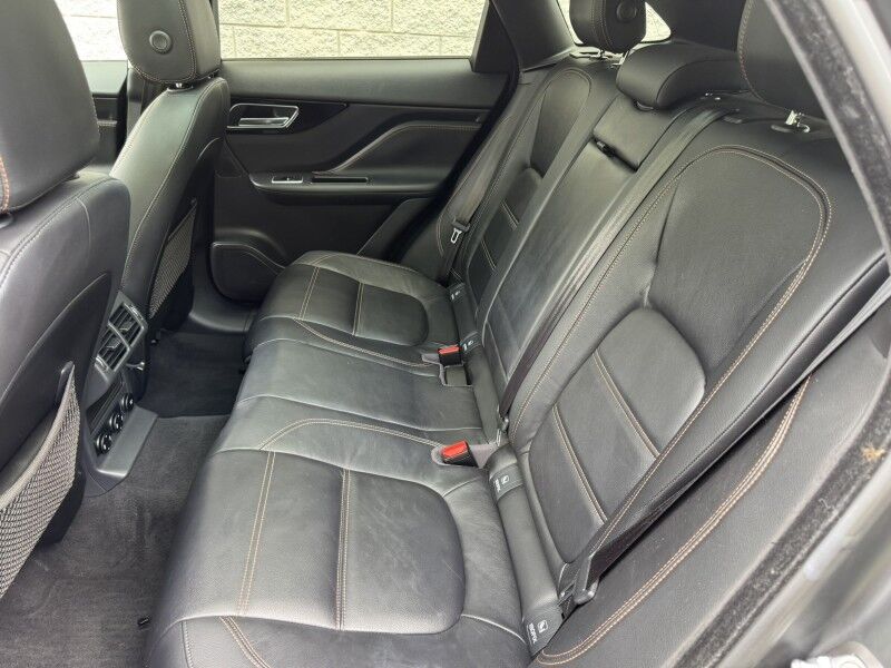 2018 Jaguar F-PACE 30t Prestige Willow Grove PA