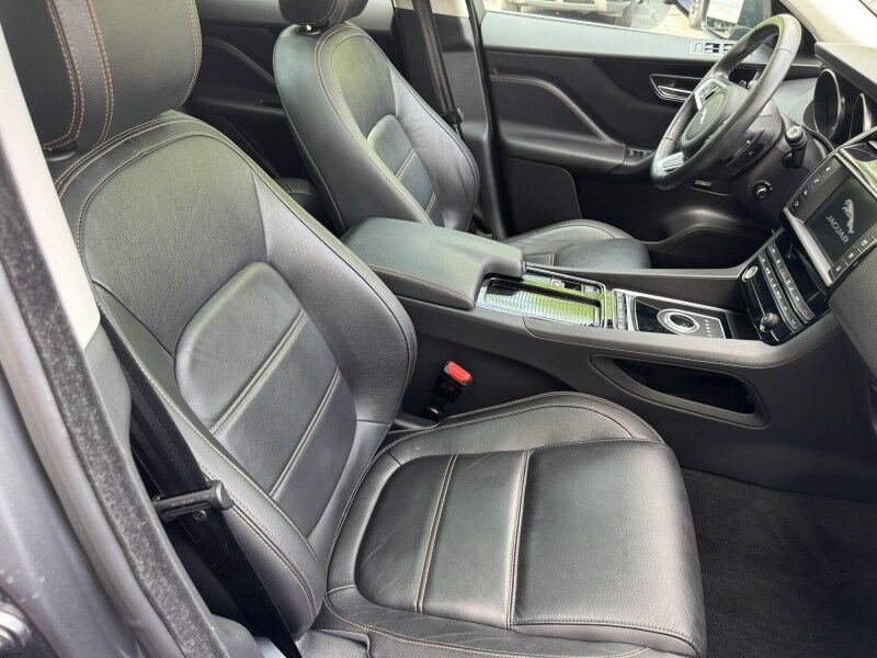 2018 Jaguar F-PACE 30t Prestige Willow Grove PA