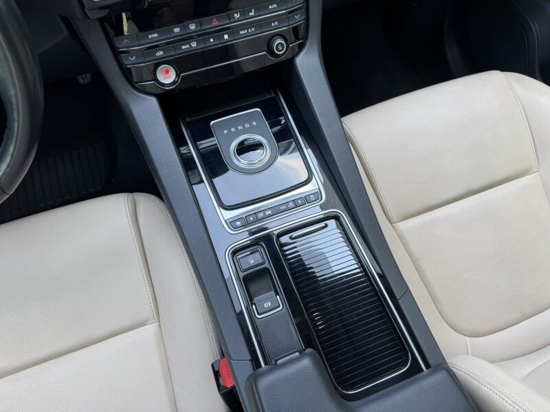 2018 Jaguar F-PACE 35t Premium Willow Grove PA