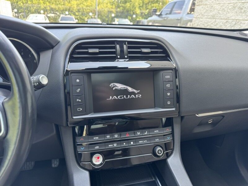 2018 Jaguar F-PACE 35t Premium Willow Grove PA