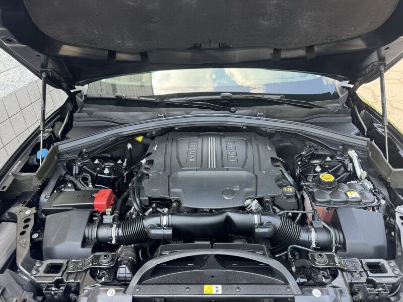 2018 Jaguar F-PACE 35t Premium Willow Grove PA