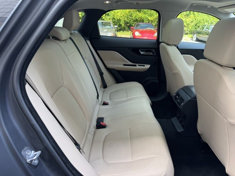 2018 Jaguar F-PACE 35t Premium Willow Grove PA