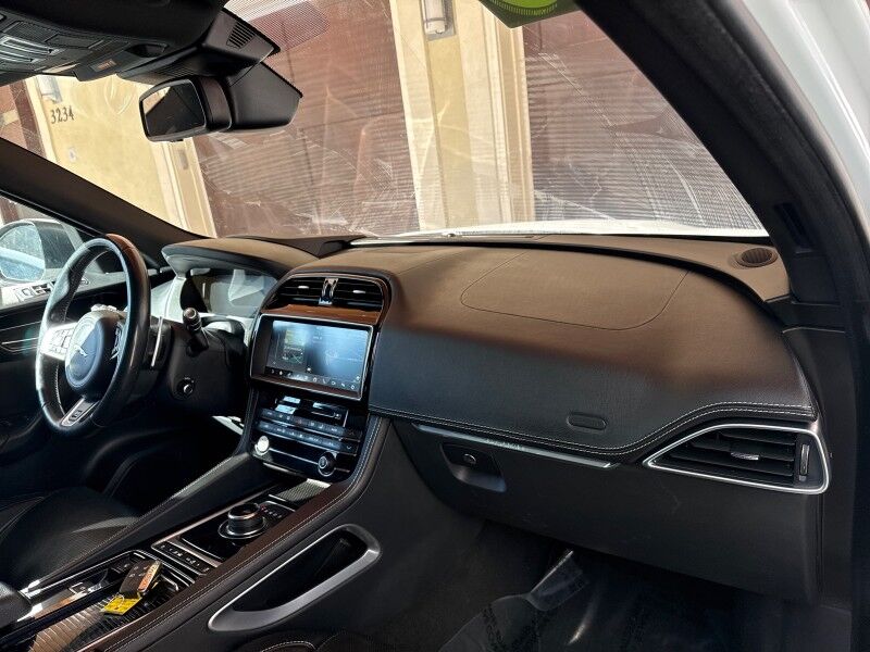 2018 Jaguar F-PACE 35t R-Sport AWD Arlington VA