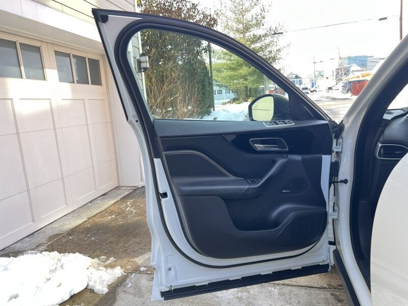 2018 Jaguar F-PACE 35t R-Sport AWD Arlington VA