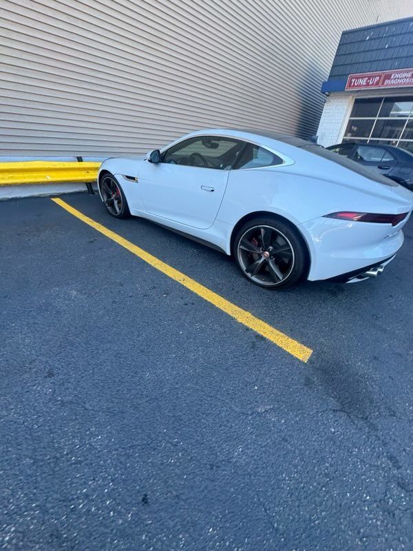 2018 Jaguar F-TYPE R