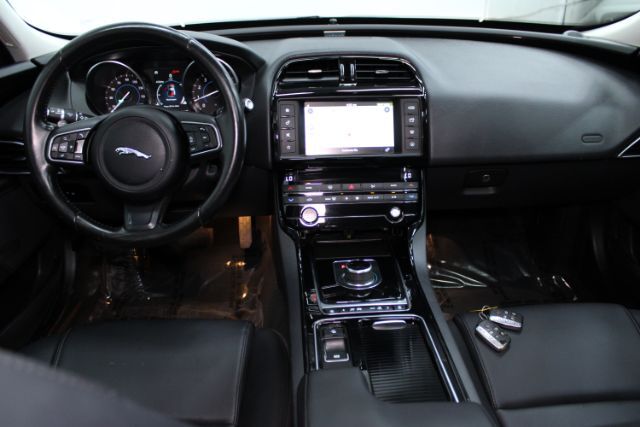 2018 Jaguar XE 25t Chantilly VA