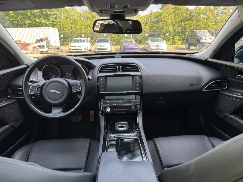 2018 Jaguar XE 25t Willow Grove PA