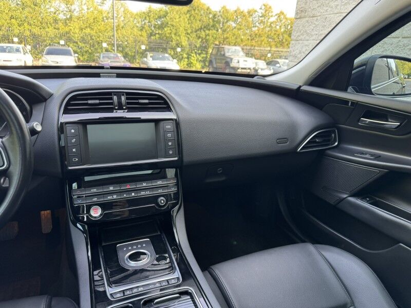 2018 Jaguar XE 25t Willow Grove PA