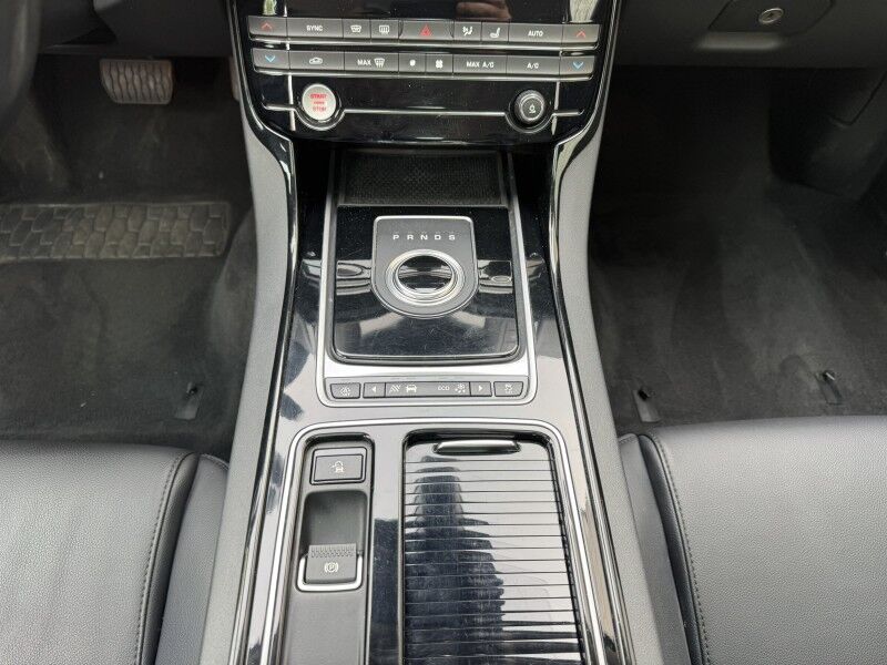 2018 Jaguar XE 35t Premium Willow Grove PA