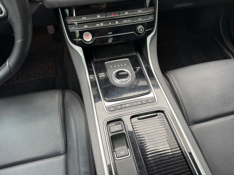 2018 Jaguar XF 25t Premium Willow Grove PA 2018 Jaguar XF 25t Premium Willow Grove PA