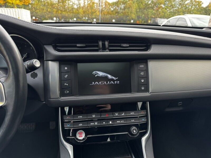 2018 Jaguar XF 25t Prestige Willow Grove PA 2018 Jaguar XF 25t Prestige Willow Grove PA