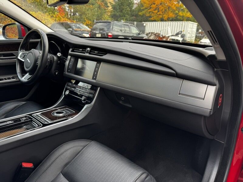 2018 Jaguar XF 25t Prestige Willow Grove PA 2018 Jaguar XF 25t Prestige Willow Grove PA