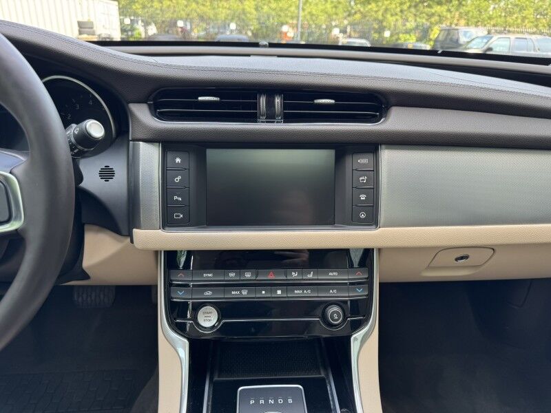 2018 Jaguar XF 25t Prestige Willow Grove PA