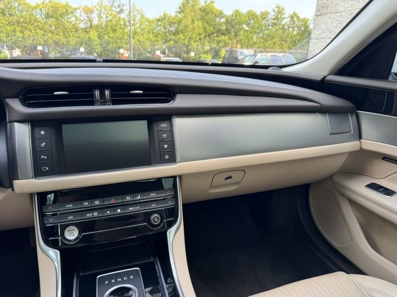 2018 Jaguar XF 25t Prestige Willow Grove PA
