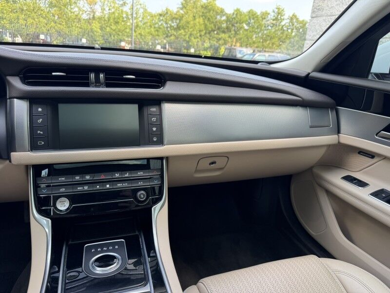 2018 Jaguar XF 25t Prestige Willow Grove PA