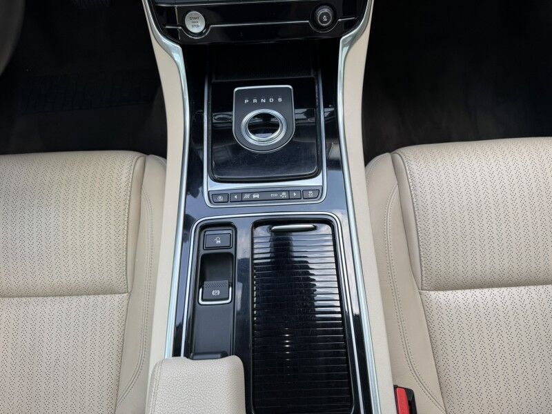 2018 Jaguar XF 25t Prestige Willow Grove PA