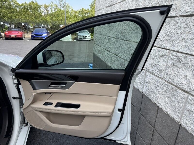 2018 Jaguar XF 25t Prestige Willow Grove PA