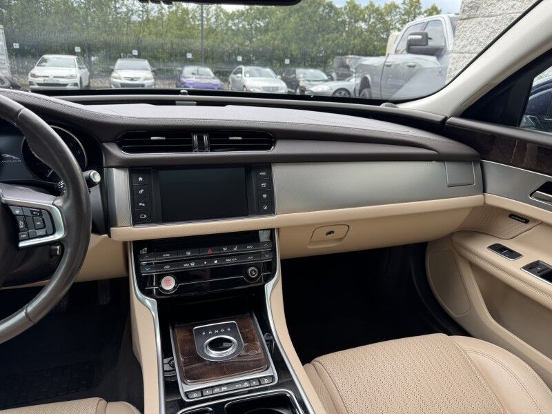 2018 Jaguar XF 35t Prestige Willow Grove PA