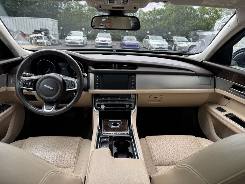 2018 Jaguar XF 35t Prestige Willow Grove PA