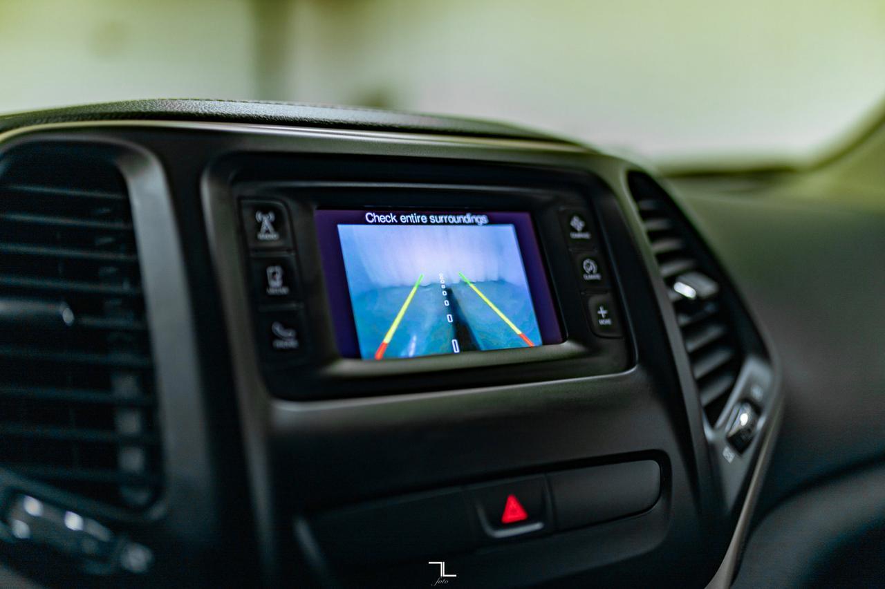 2018 Jeep Cherokee 4x4 Altitude Sport BCam Red Deer AB