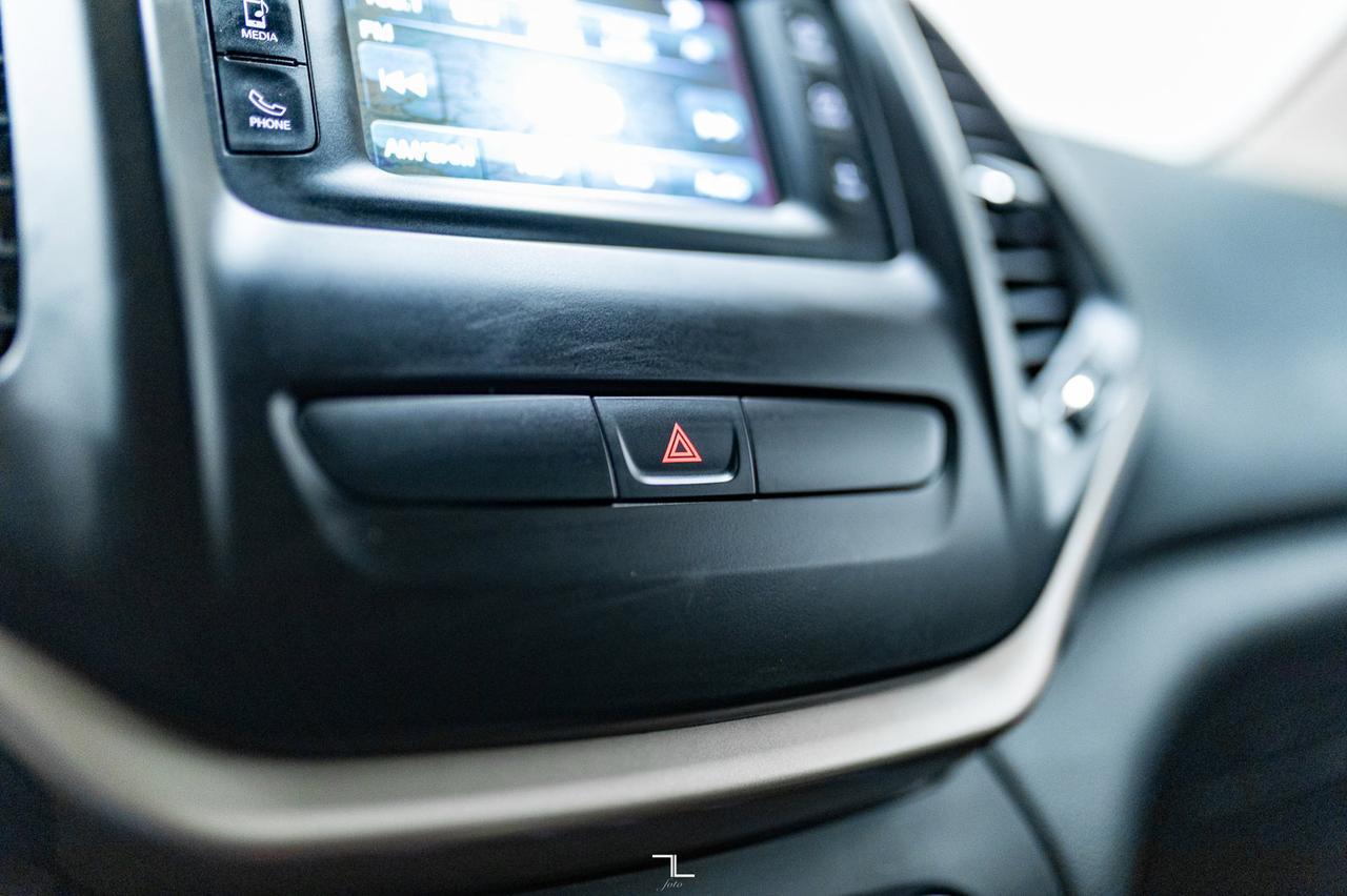 2018 Jeep Cherokee 4x4 Altitude Sport BCam Red Deer AB