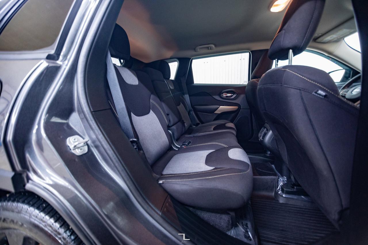 2018 Jeep Cherokee 4x4 Altitude Sport BCam Red Deer AB