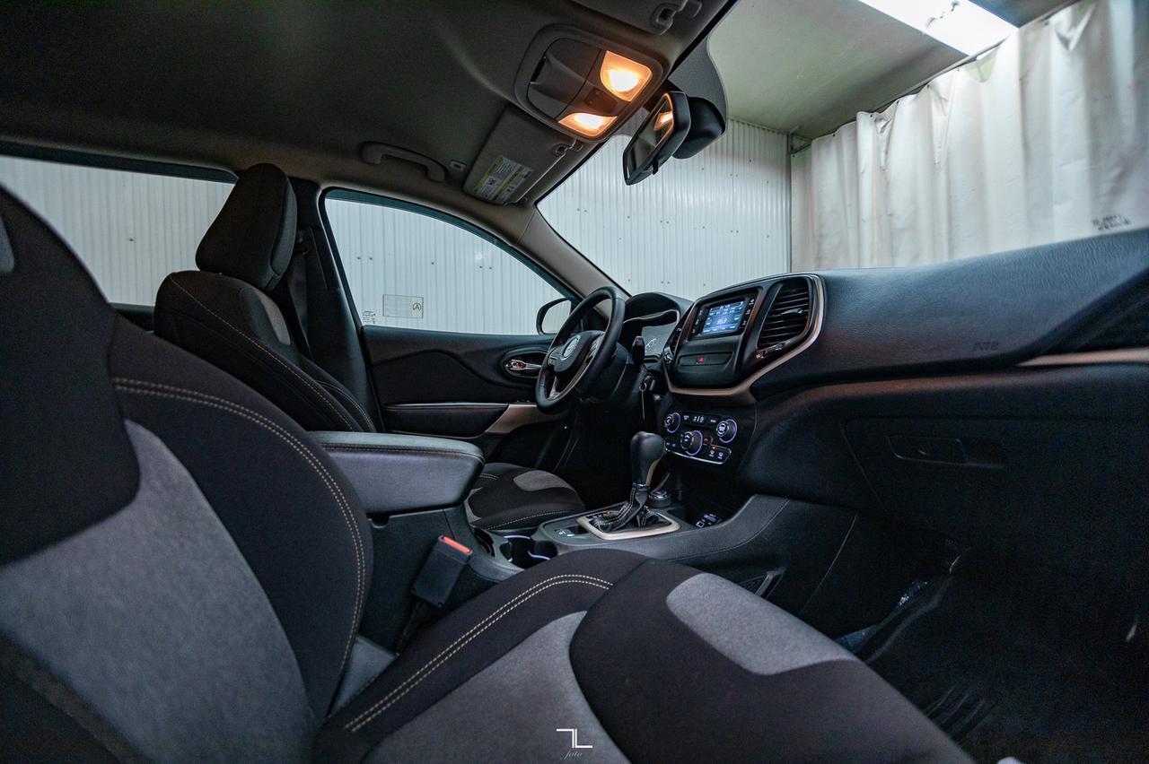 2018 Jeep Cherokee 4x4 Altitude Sport BCam Red Deer AB