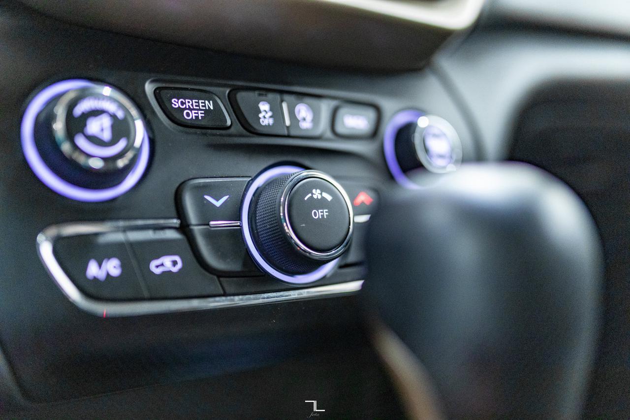 2018 Jeep Cherokee 4x4 Altitude Sport BCam Red Deer AB