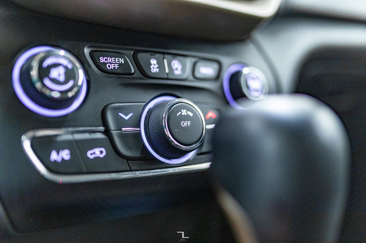 2018 Jeep Cherokee 4x4 Altitude Sport BCam Red Deer AB