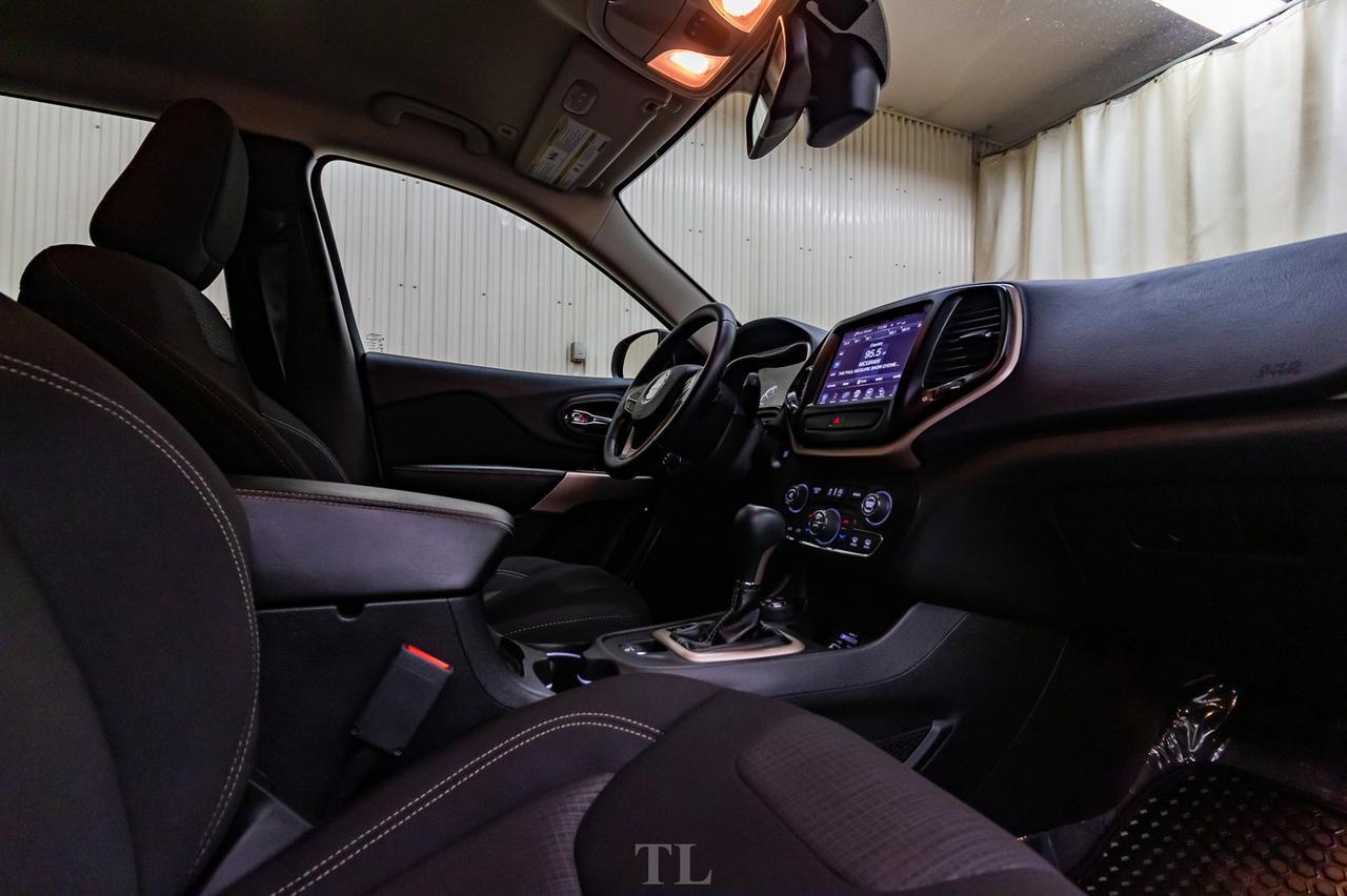 2018 Jeep Cherokee 4x4 North BCam Nav Red Deer AB