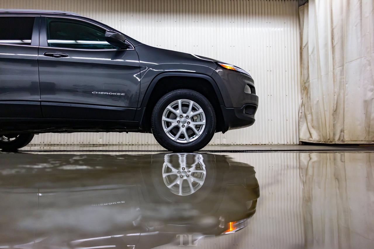 2018 Jeep Cherokee 4x4 North BCam Nav Red Deer AB