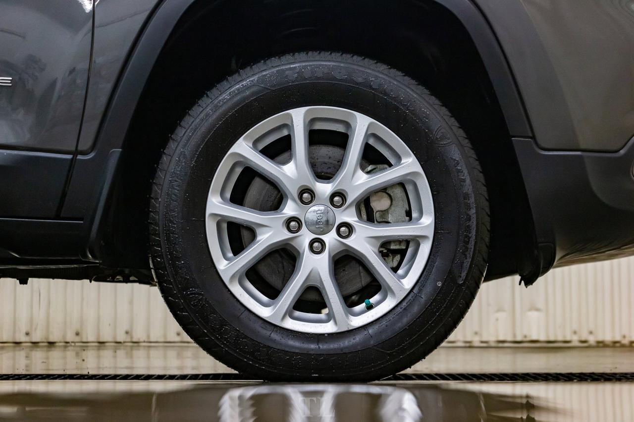 2018 Jeep Cherokee 4x4 North BCam Nav Red Deer AB