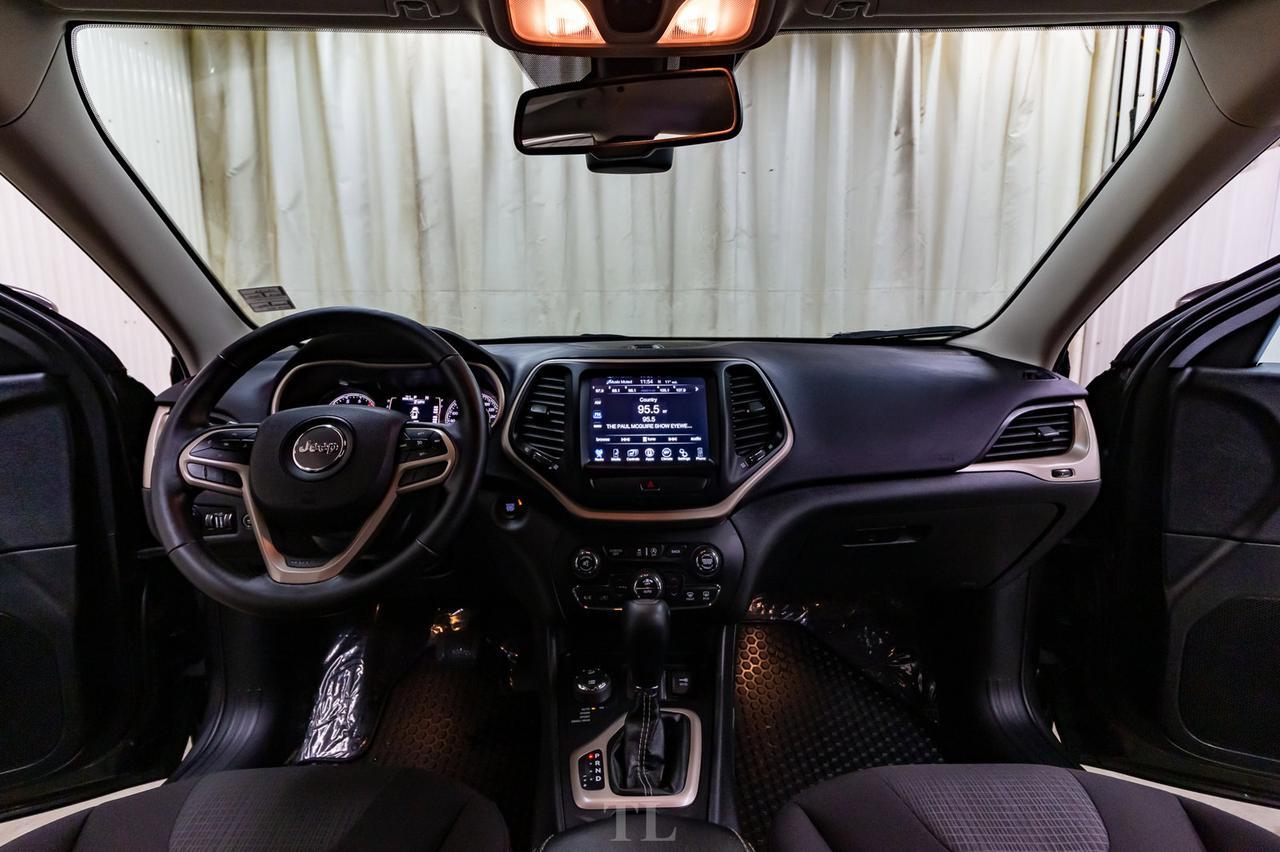 2018 Jeep Cherokee 4x4 North BCam Nav Red Deer AB