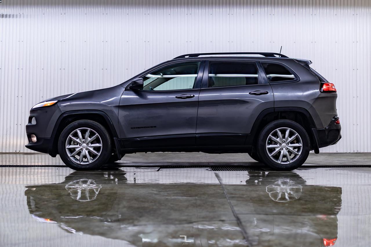 2018 Jeep Cherokee 4x4 North Nav BCam Red Deer AB