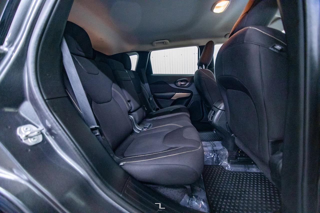 2018 Jeep Cherokee 4x4 North Nav BCam Red Deer AB