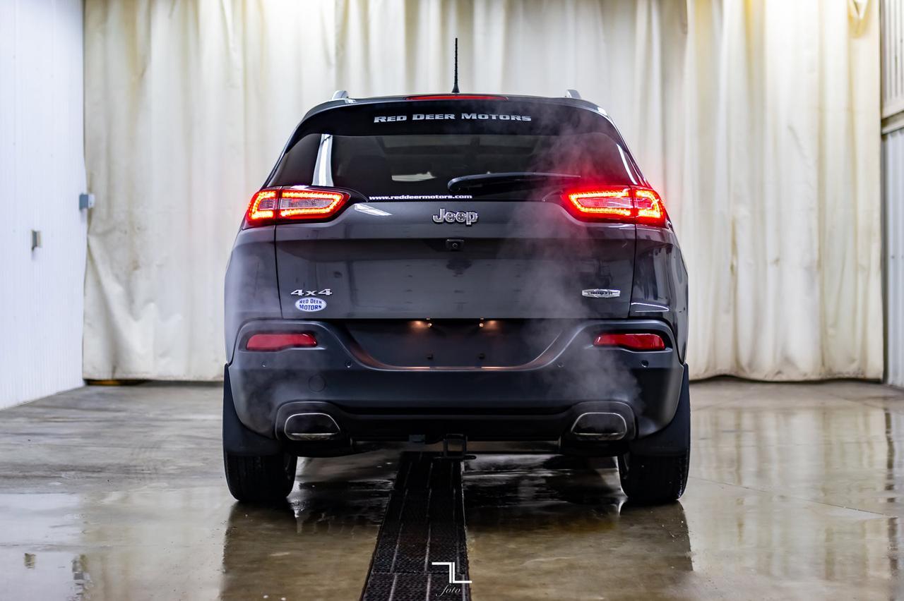 2018 Jeep Cherokee 4x4 North Roof Nav BCam Red Deer AB