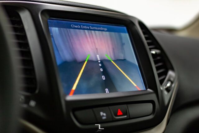 2018 Jeep Cherokee 4x4 North Roof Nav BCam Red Deer AB